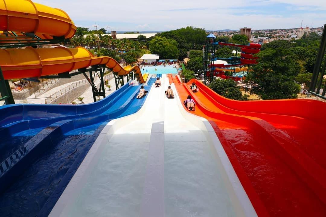 Piazza Diroma Acesso Diroma Acqua Park Gratuito Star Temporada Aparthotel Caldas Novas Εξωτερικό φωτογραφία