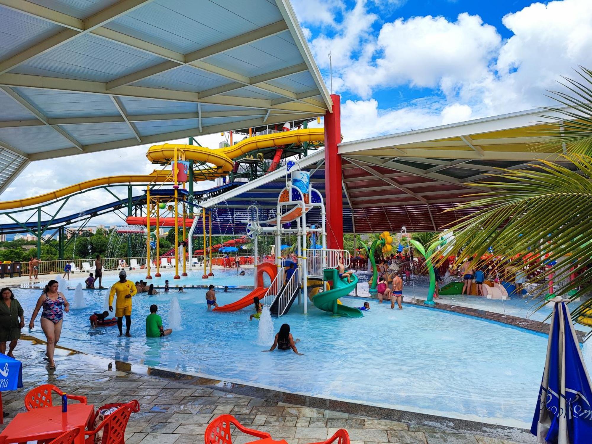 Piazza Diroma Acesso Diroma Acqua Park Gratuito Star Temporada Aparthotel Caldas Novas Εξωτερικό φωτογραφία